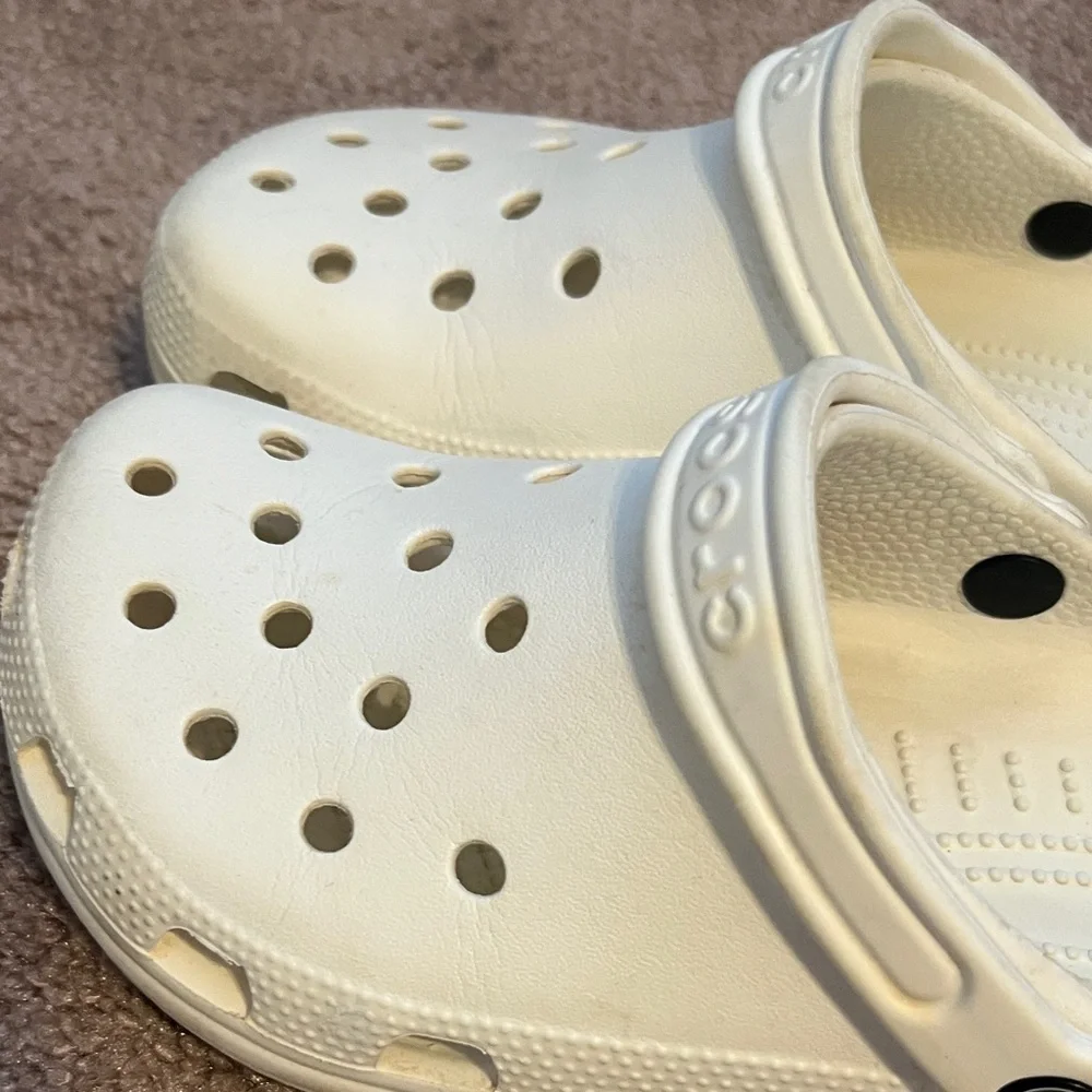 Kids White Crocs Clogs size 5 - Picture 5 of 7